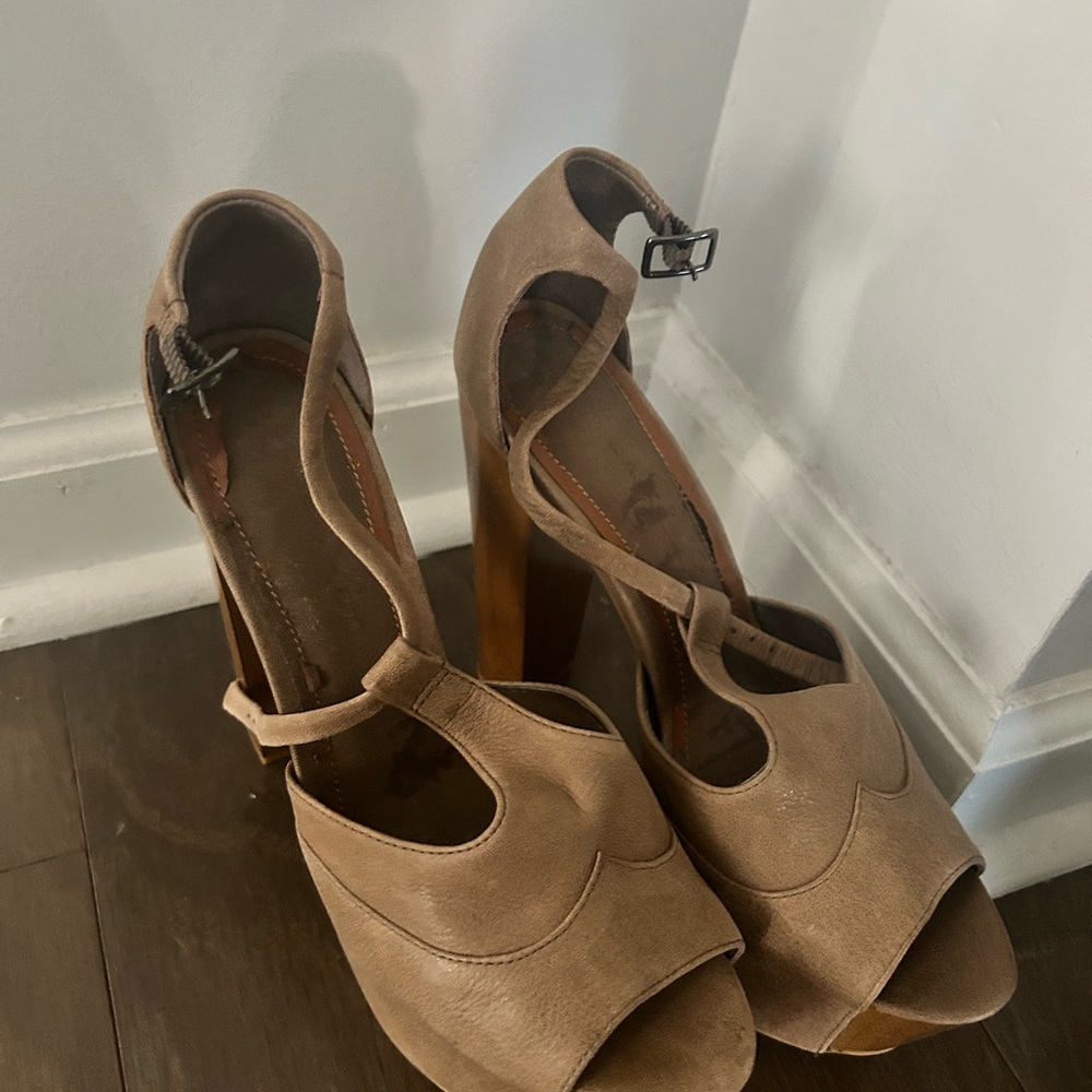 Jessica Simpson Tan T-Strap Peep-Toe Platform Block Heel Size 9